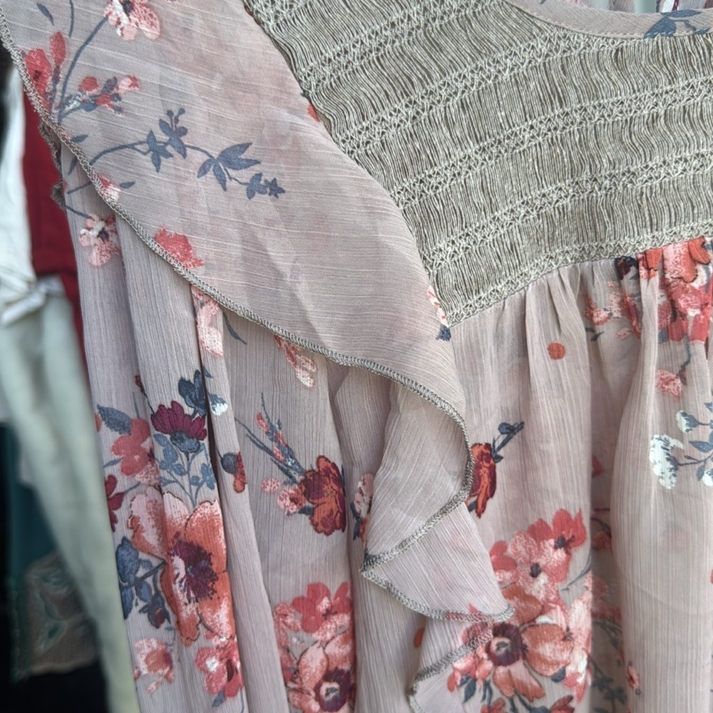 Floral Ruffle Blouse nwt - Picture 2 of 6